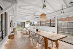 Sunset Bay coastal retreat 3 min walk to foreshore